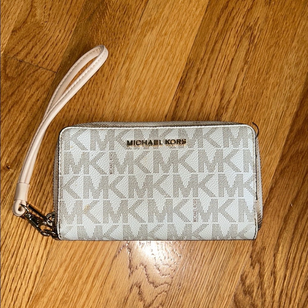Michael Kors Cream Monogram Key Holder
